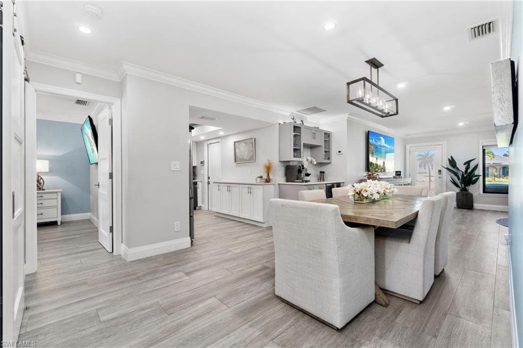 530 108th Ave N, Naples, FL 34108-14