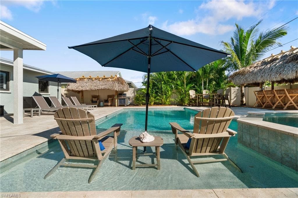 530 108th Ave N, Naples, FL 34108-3
