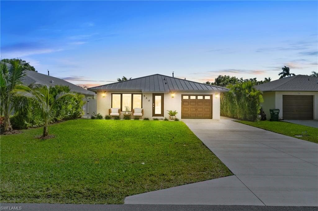 530 108th Ave N, Naples, FL 34108-4