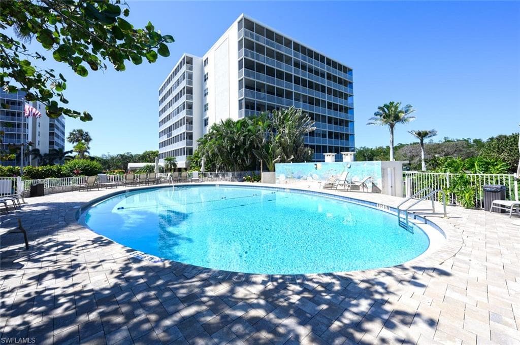 5 Bluebill Ave 511, Naples, FL 34108-17