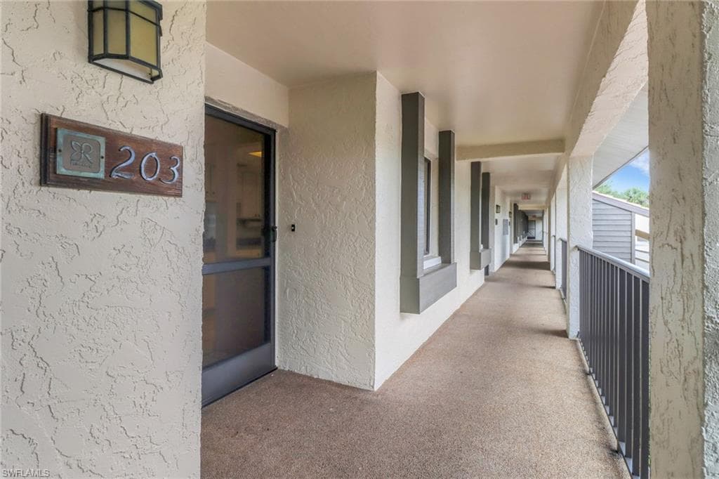 5841 Rattlesnake Hammock Rd I-203, Naples, FL 34113-16