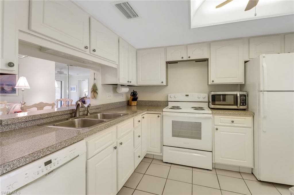 5841 Rattlesnake Hammock Rd I-203, Naples, FL 34113-4