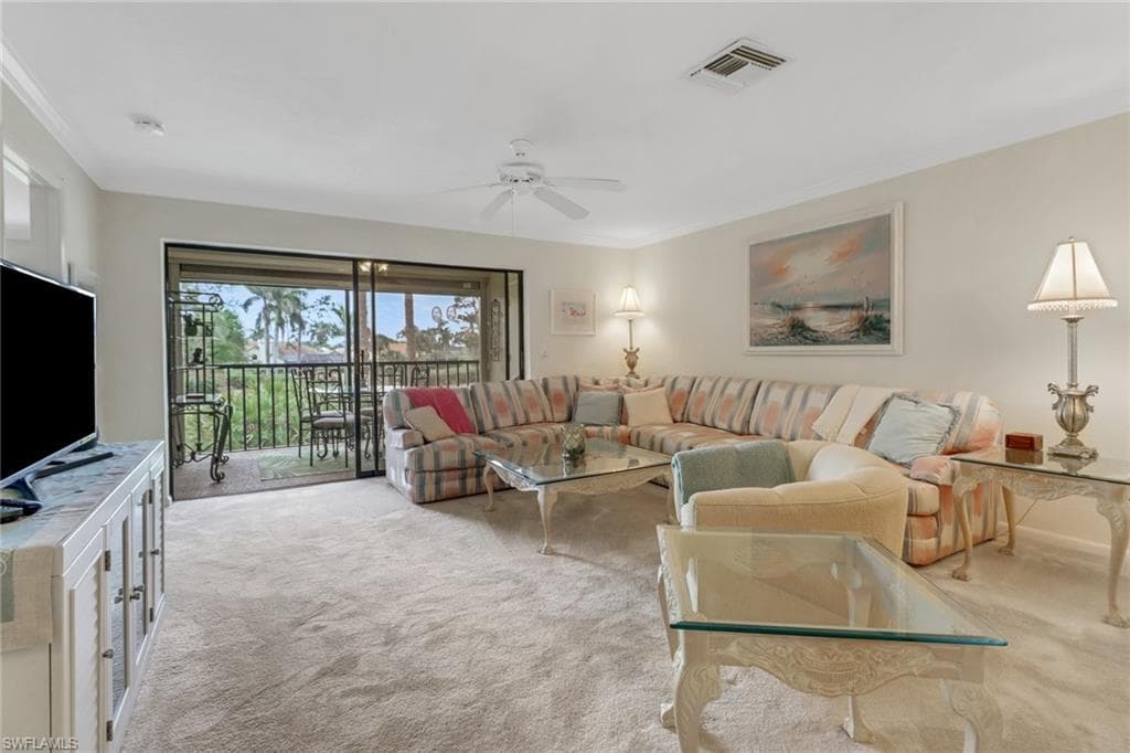 5841 Rattlesnake Hammock Rd I-203, Naples, FL 34113-8