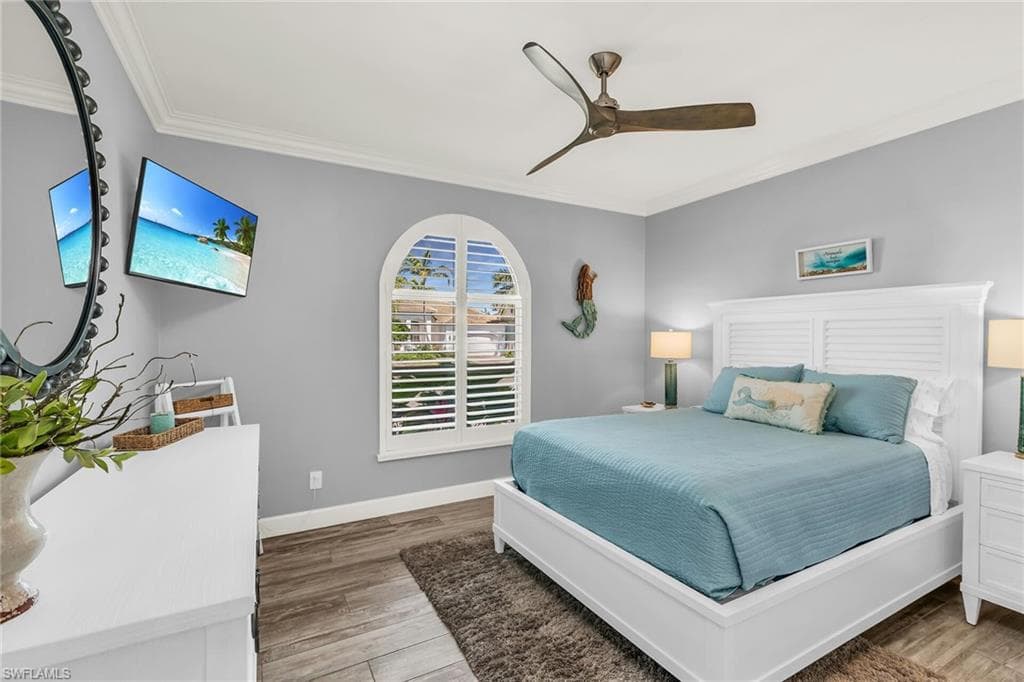 1015 Goldenrod Ave, Marco Island, FL 34145-25