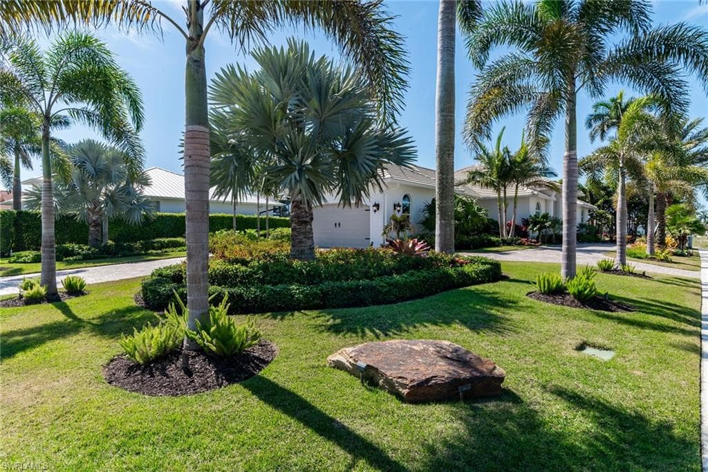 1015 Goldenrod Ave, Marco Island, FL 34145-34