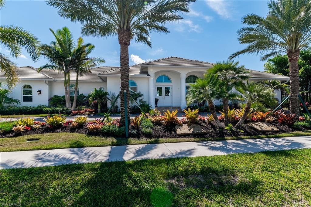 1015 Goldenrod Ave, Marco Island, FL 34145-3