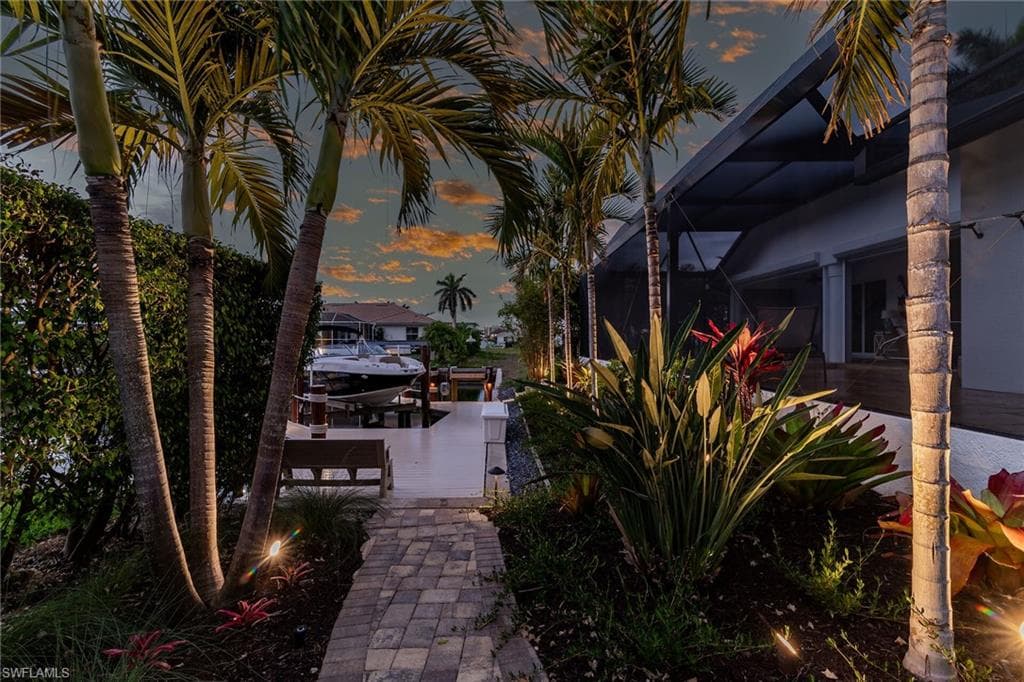 1015 Goldenrod Ave, Marco Island, FL 34145-40