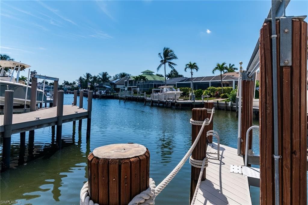 1015 Goldenrod Ave, Marco Island, FL 34145-42