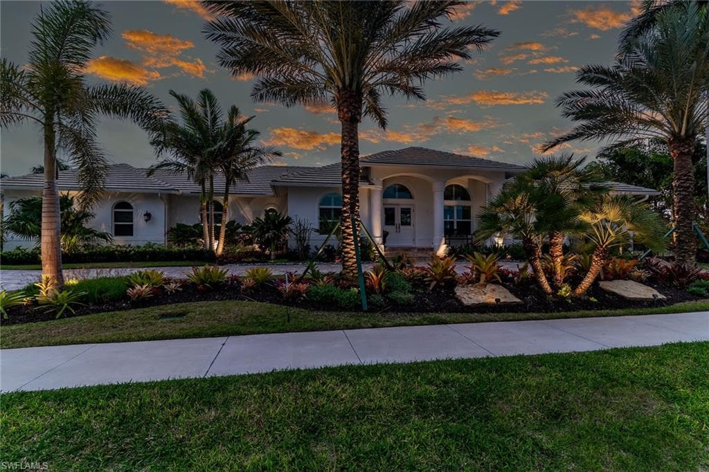 1015 Goldenrod Ave, Marco Island, FL 34145-4