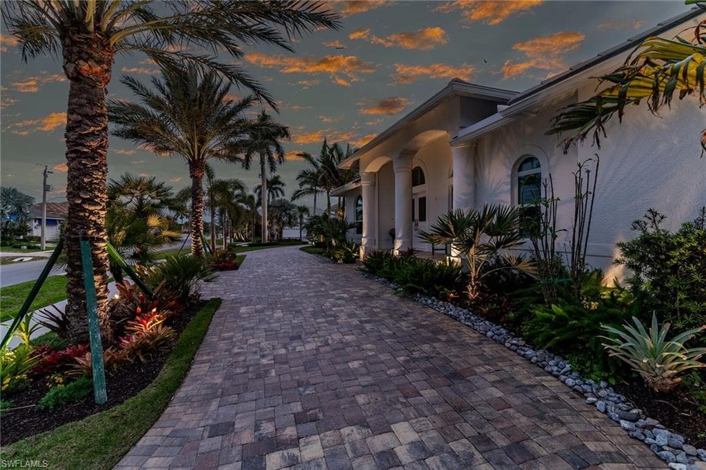 1015 Goldenrod Ave, Marco Island, FL 34145-6