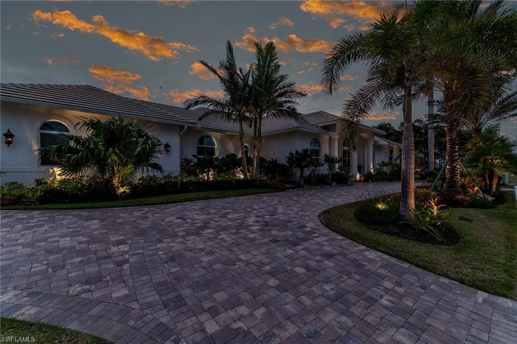 1015 Goldenrod Ave, Marco Island, FL 34145-8