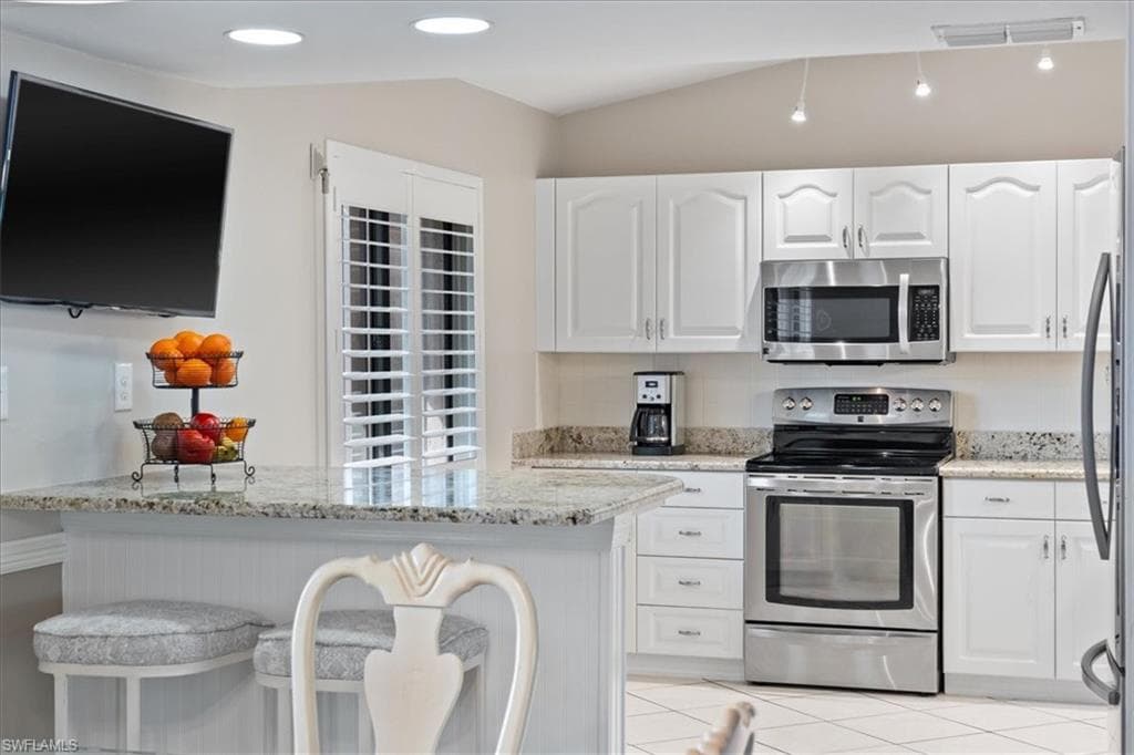 3243 Horse Carriage Way 1012, Naples, FL 34105-15