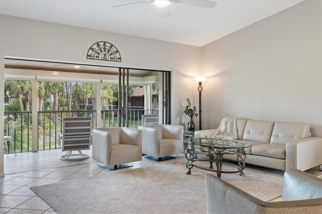 3243 Horse Carriage Way 1012, Naples, FL 34105-3