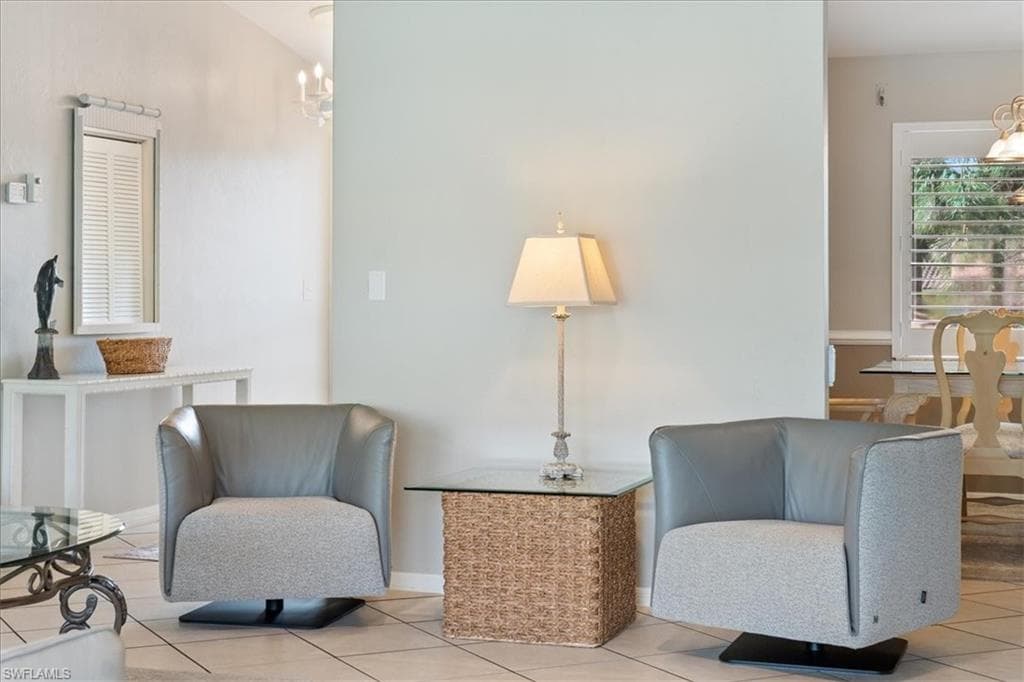 3243 Horse Carriage Way 1012, Naples, FL 34105-4
