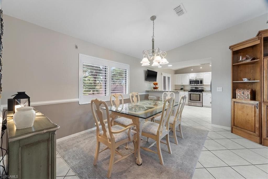 3243 Horse Carriage Way 1012, Naples, FL 34105-7