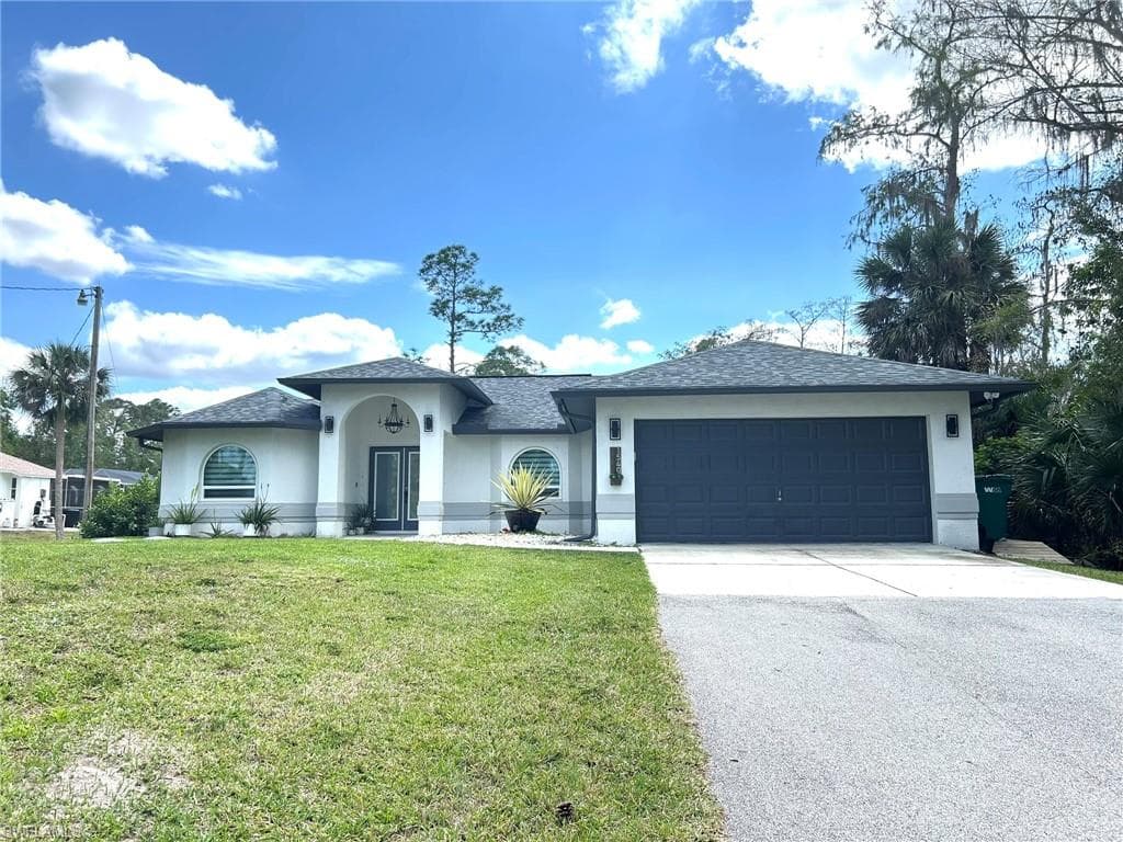 1540 47th Ave NE, Naples, FL 34120-2