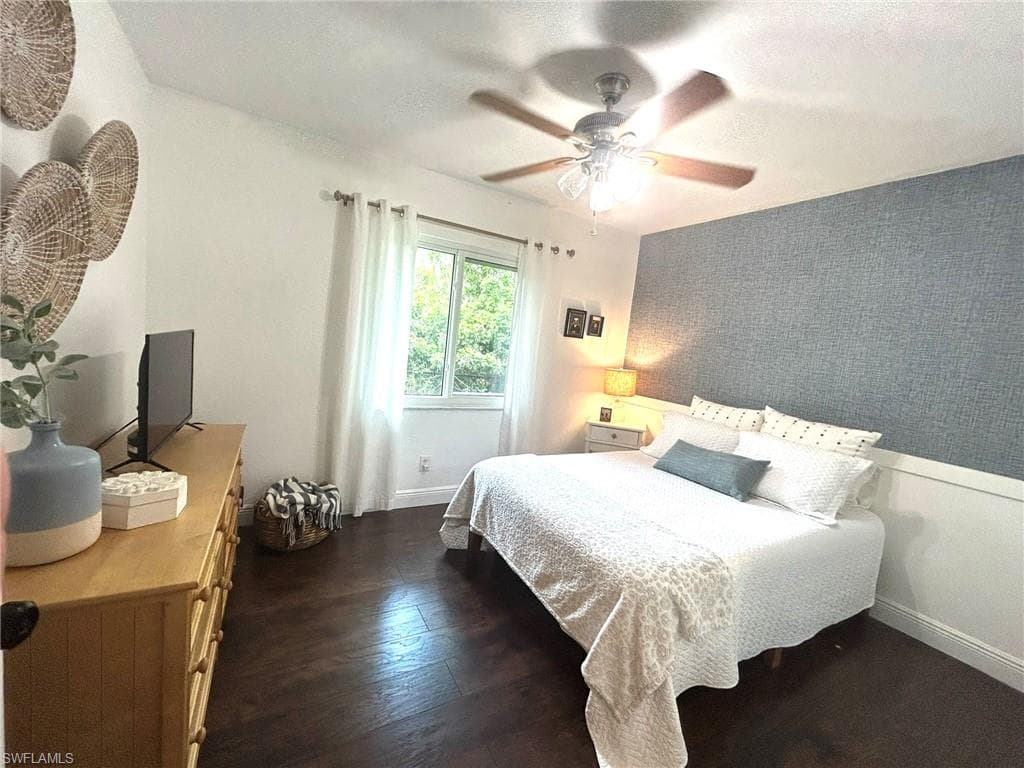 1540 47th Ave NE, Naples, FL 34120-31