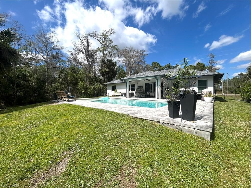 1540 47th Ave NE, Naples, FL 34120-33