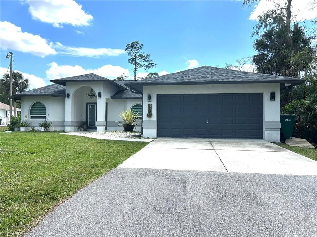 1540 47th Ave NE, Naples, FL 34120-3