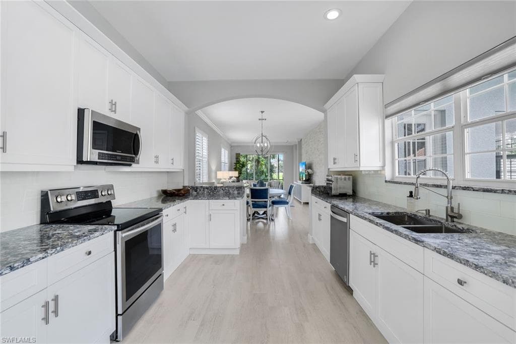 3854 Cotton Green Path Dr, Naples, FL 34114-9