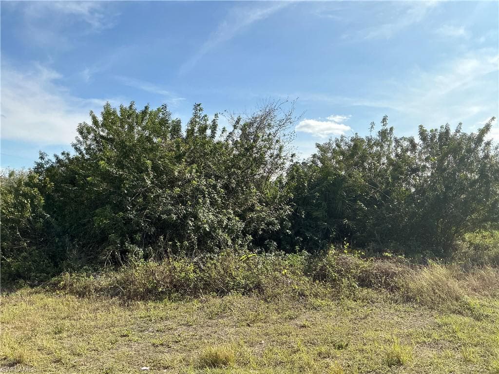 2601 37th St SW, Lehigh Acres, FL 33976-1