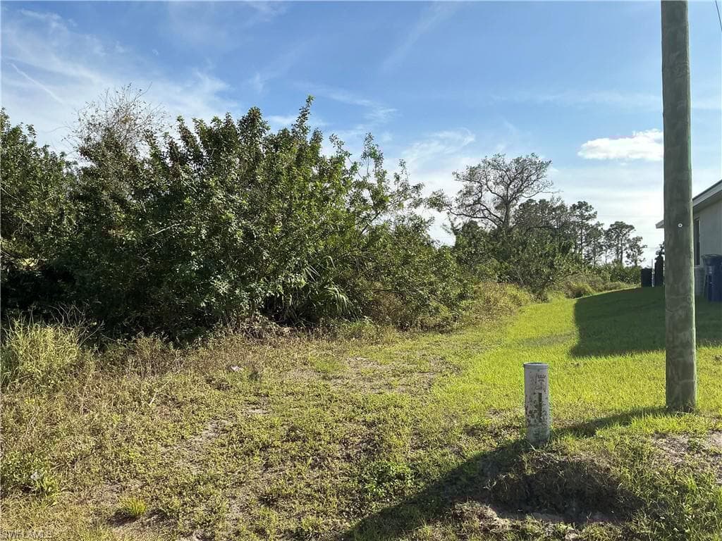 2601 37th St SW, Lehigh Acres, FL 33976-5