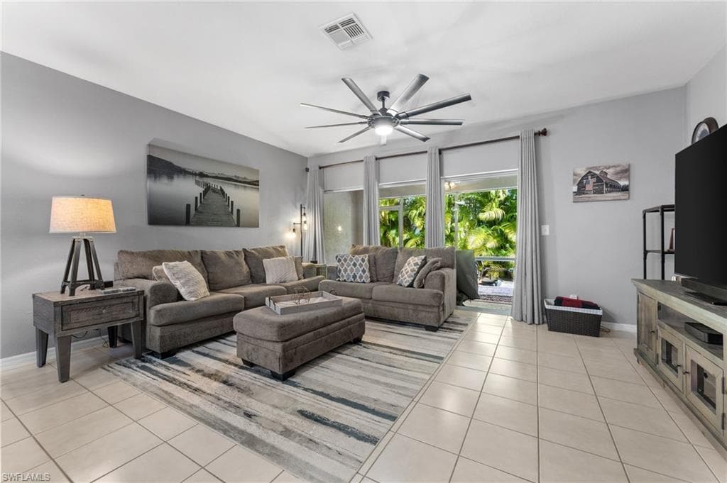 8163 Pacific Beach Dr, Fort Myers, FL 33966-3