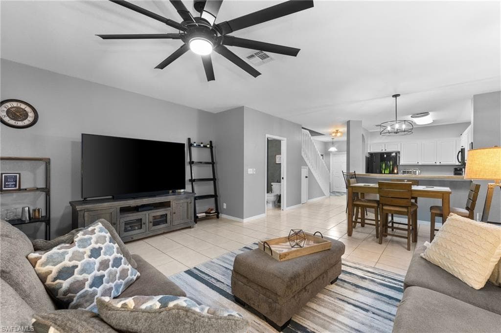 8163 Pacific Beach Dr, Fort Myers, FL 33966-4