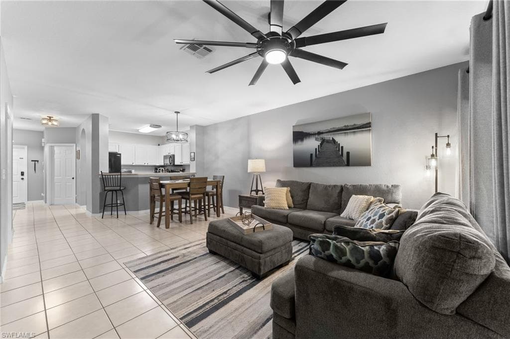 8163 Pacific Beach Dr, Fort Myers, FL 33966-5