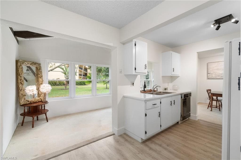 1094 Forest Lakes Dr, Naples, FL 34105-13