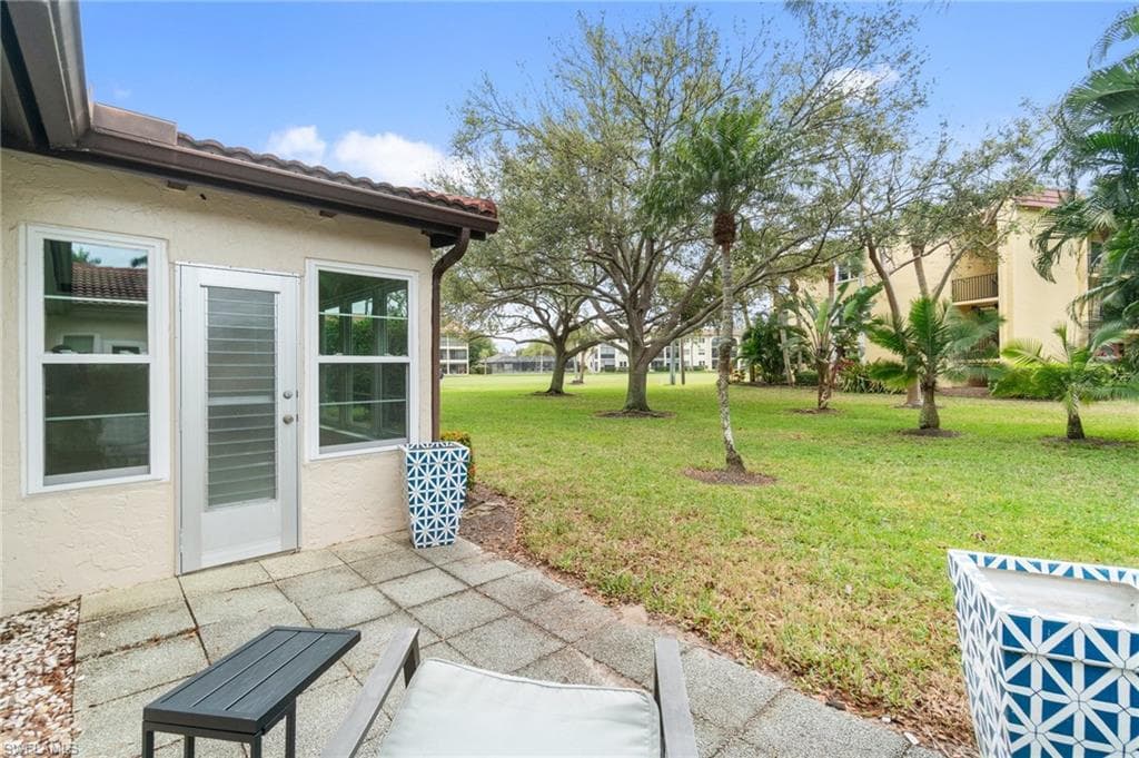 1094 Forest Lakes Dr, Naples, FL 34105-29