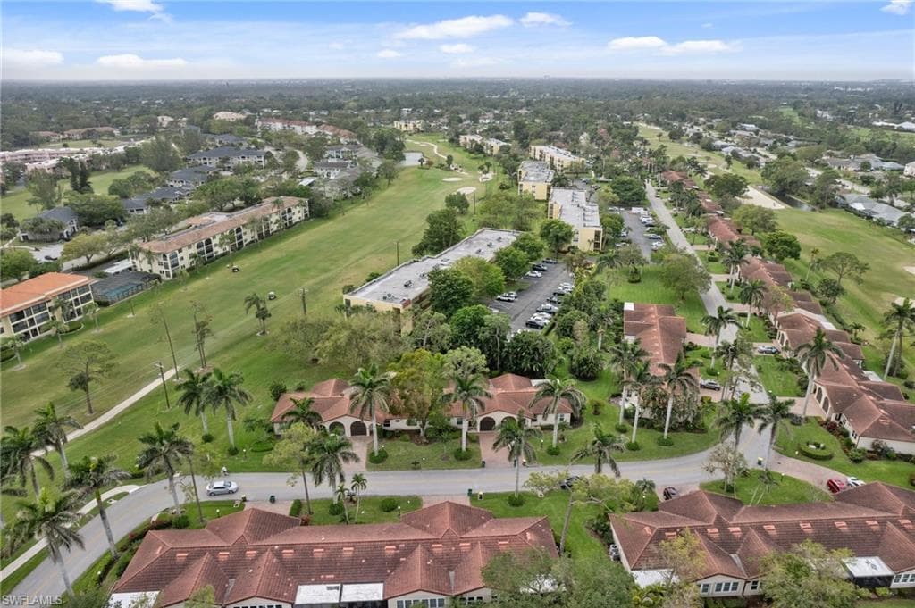 1094 Forest Lakes Dr, Naples, FL 34105-36