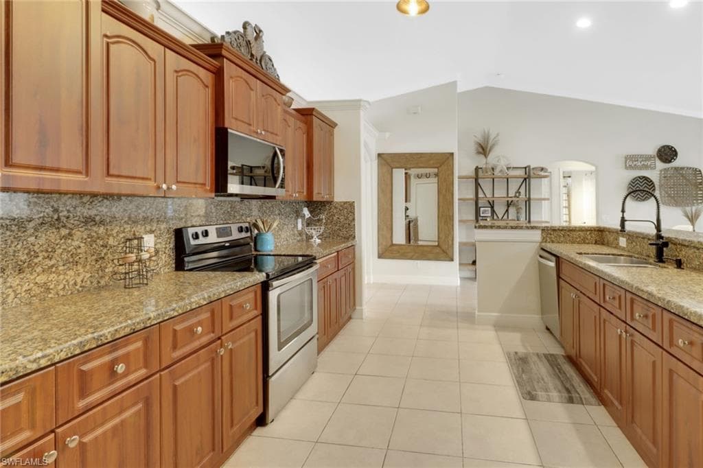 2610 10th Ave SE, Naples, FL 34117-10