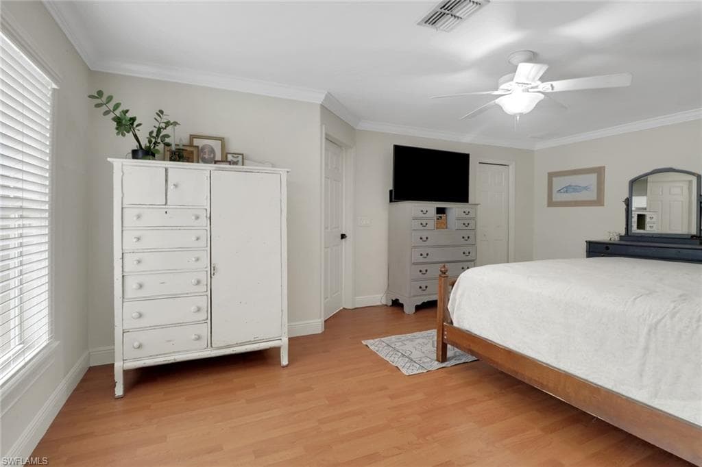 2610 10th Ave SE, Naples, FL 34117-16