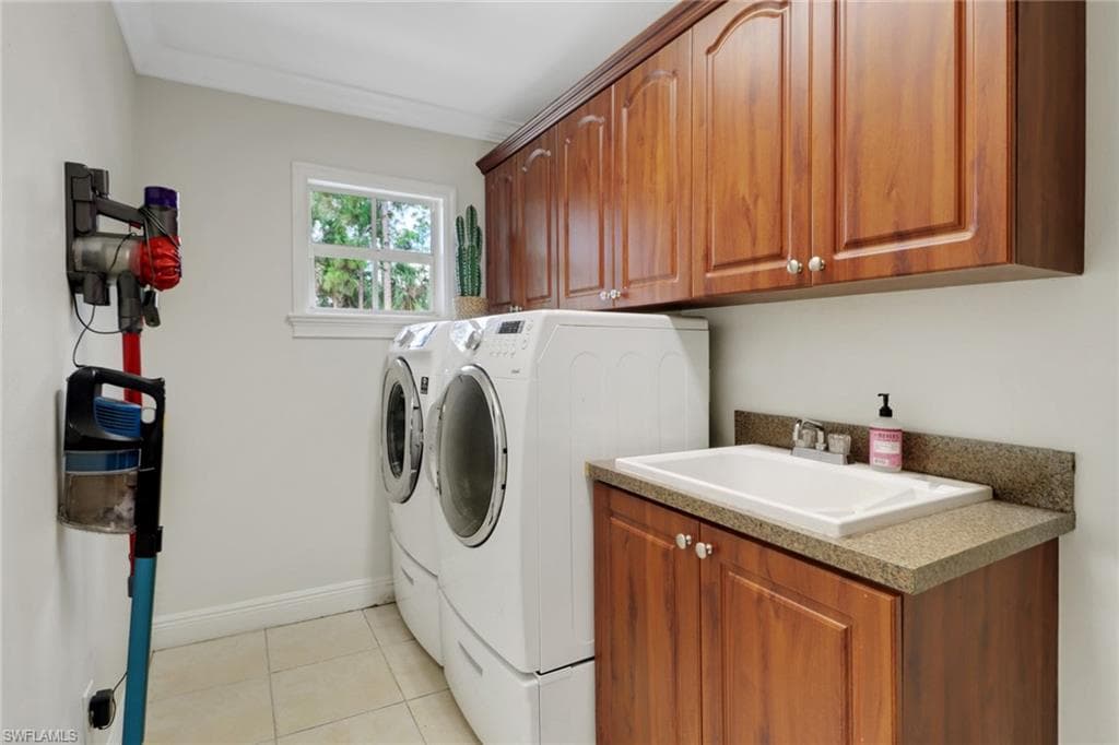 2610 10th Ave SE, Naples, FL 34117-25