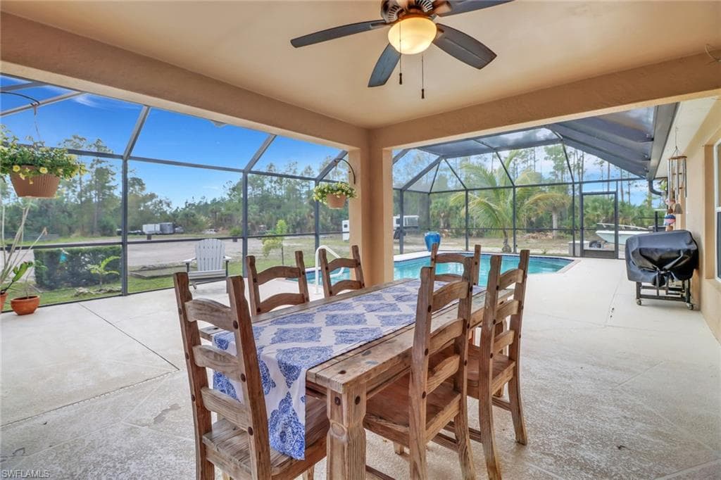 2610 10th Ave SE, Naples, FL 34117-26