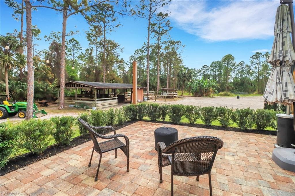 2610 10th Ave SE, Naples, FL 34117-30