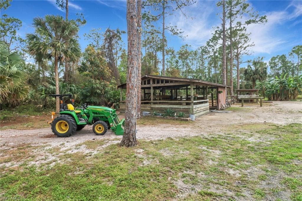 2610 10th Ave SE, Naples, FL 34117-35