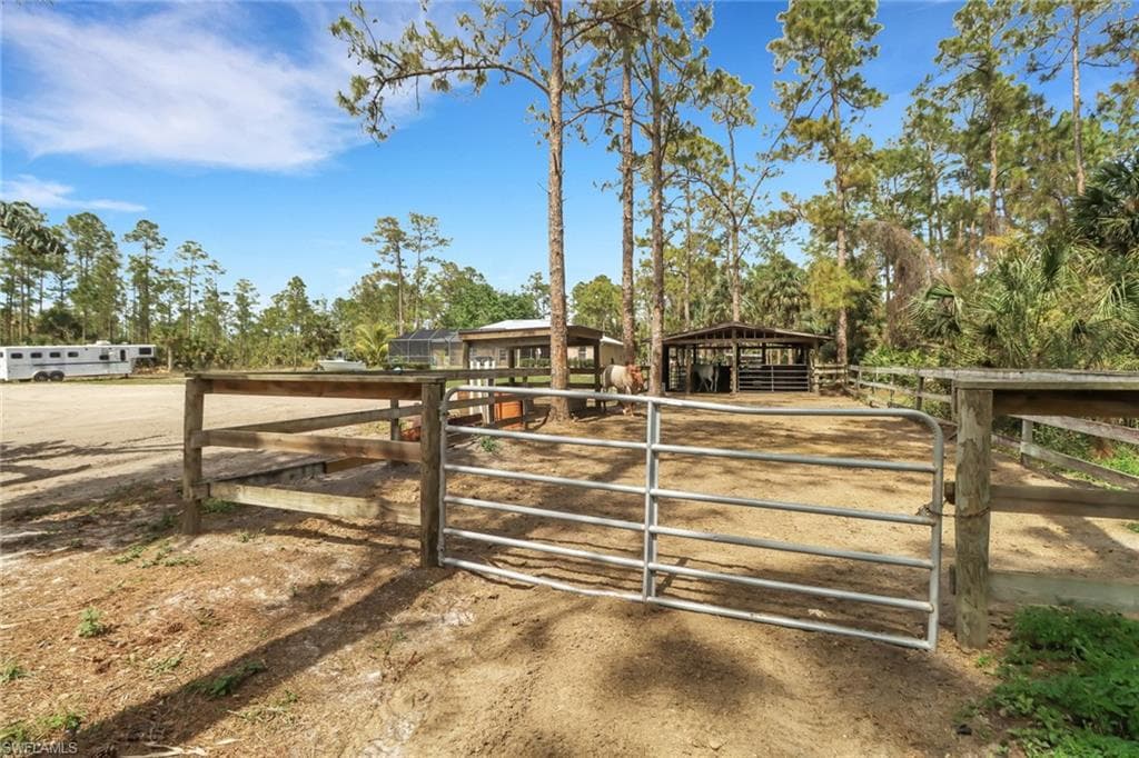2610 10th Ave SE, Naples, FL 34117-37