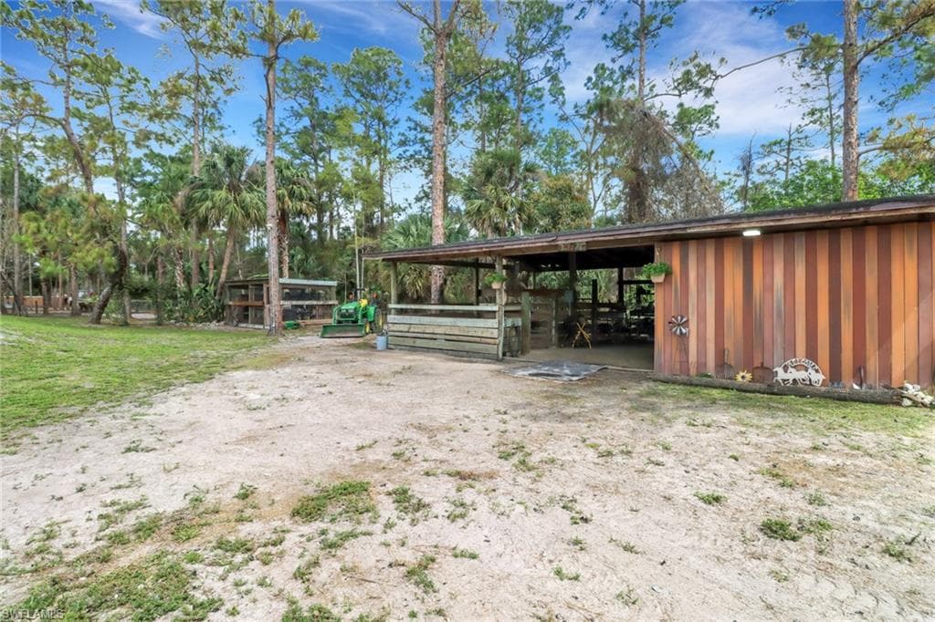 2610 10th Ave SE, Naples, FL 34117-39