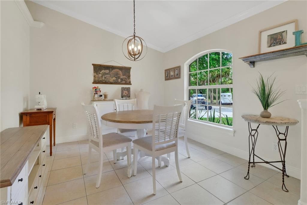 2610 10th Ave SE, Naples, FL 34117-5