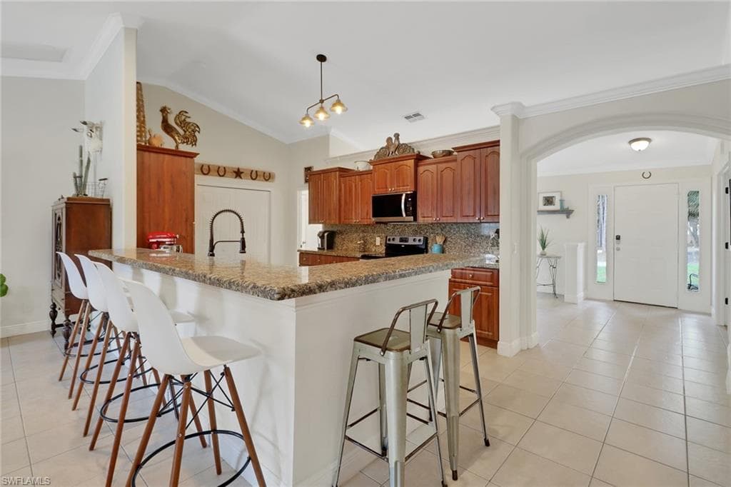 2610 10th Ave SE, Naples, FL 34117-7