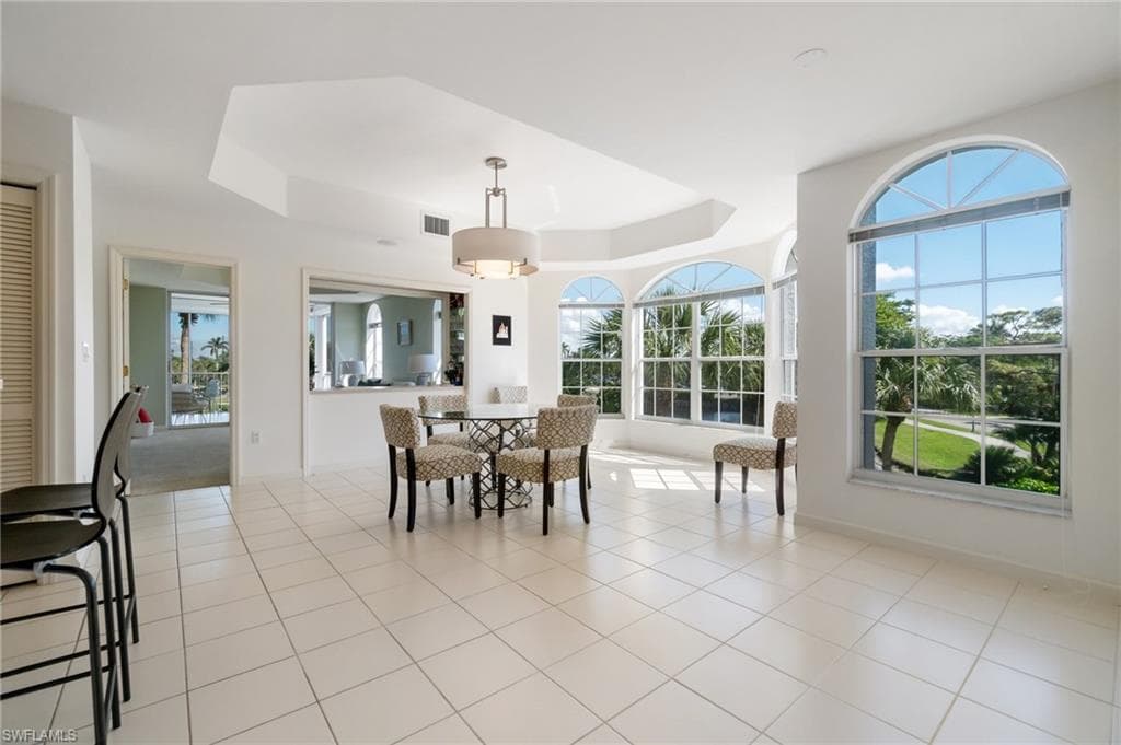 599 Audubon Blvd 201, Naples, FL 34110-14