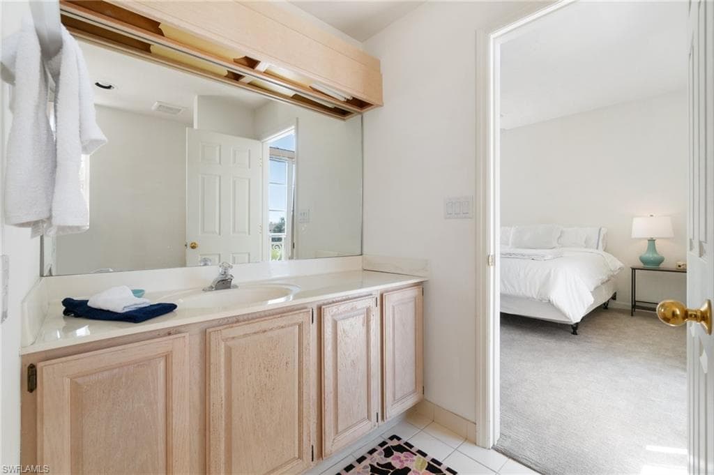 599 Audubon Blvd 201, Naples, FL 34110-27