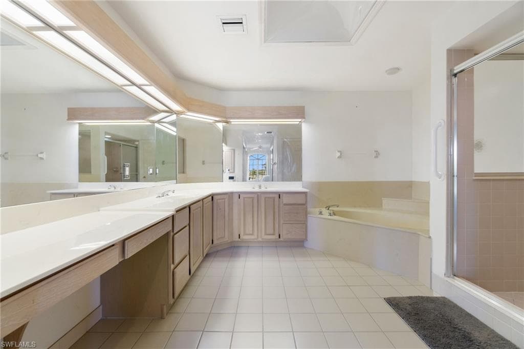 599 Audubon Blvd 201, Naples, FL 34110-29