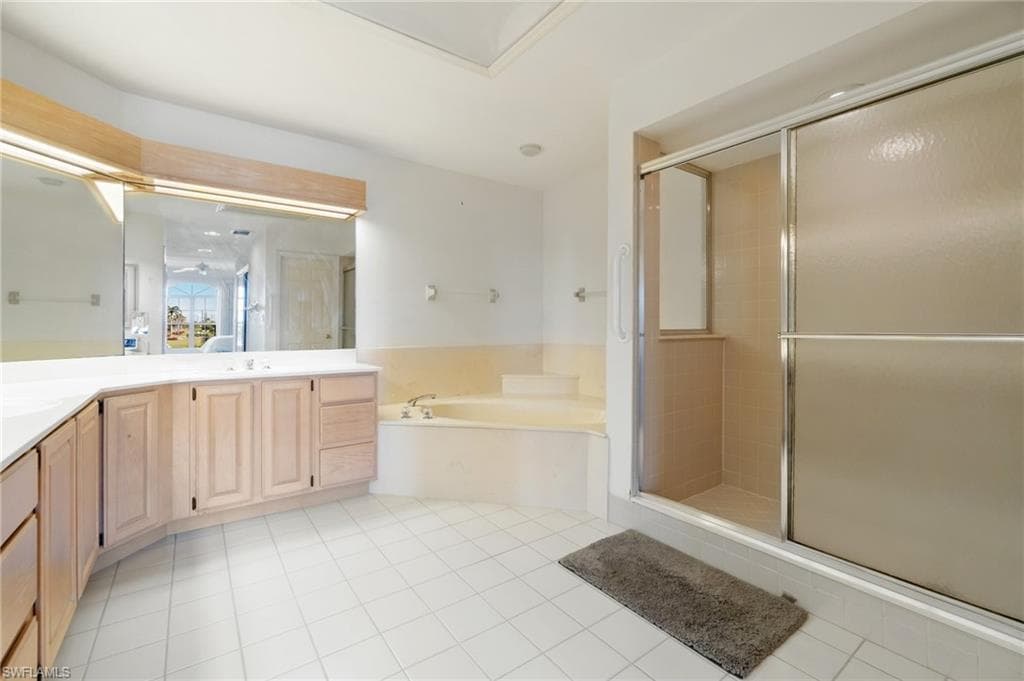 599 Audubon Blvd 201, Naples, FL 34110-30
