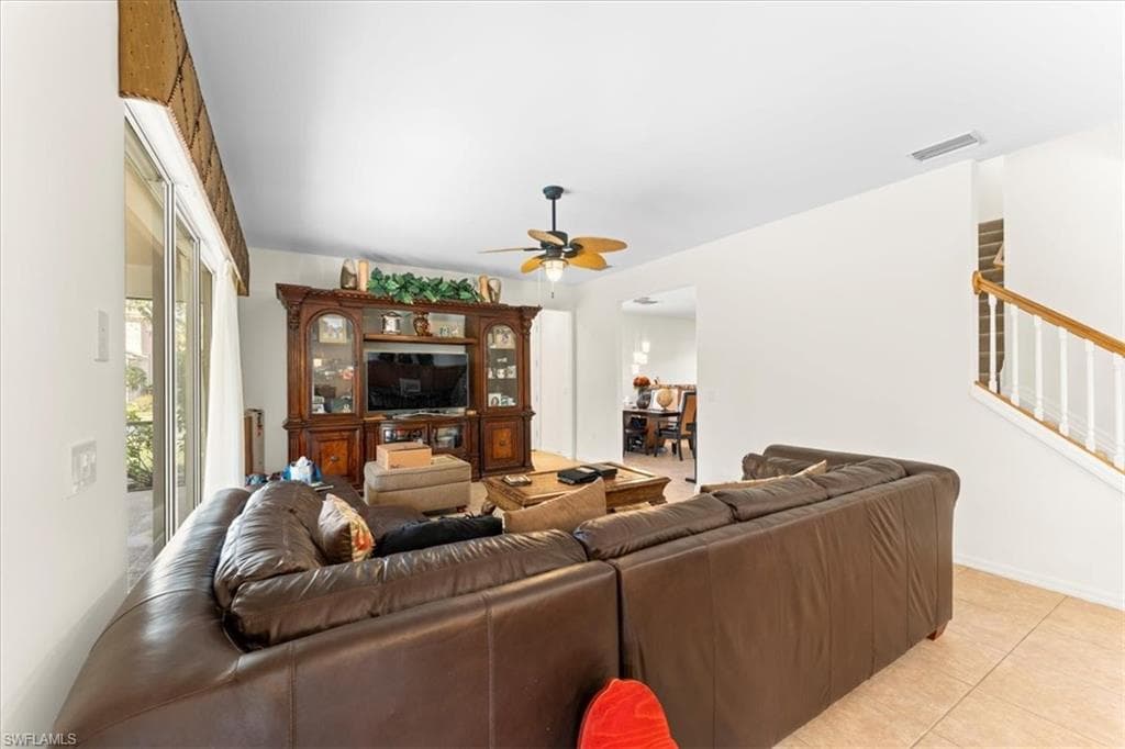 2082 Sagebrush Cir, Naples, FL 34120-10