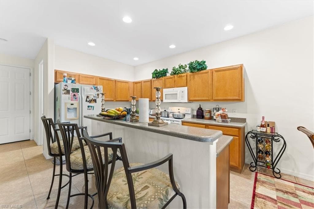 2082 Sagebrush Cir, Naples, FL 34120-12