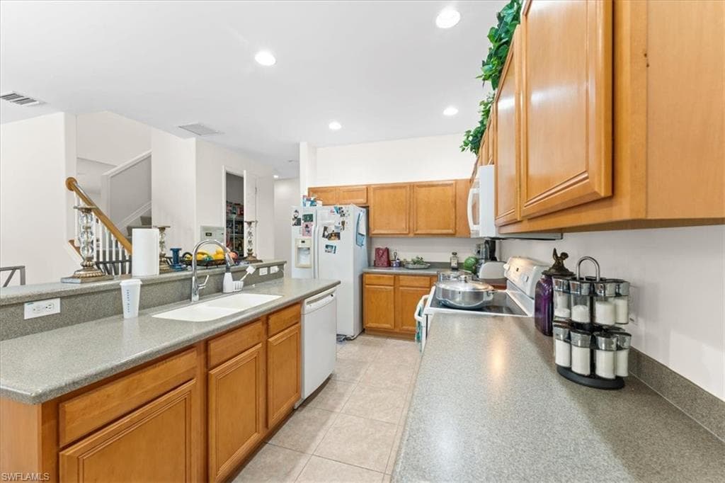 2082 Sagebrush Cir, Naples, FL 34120-13