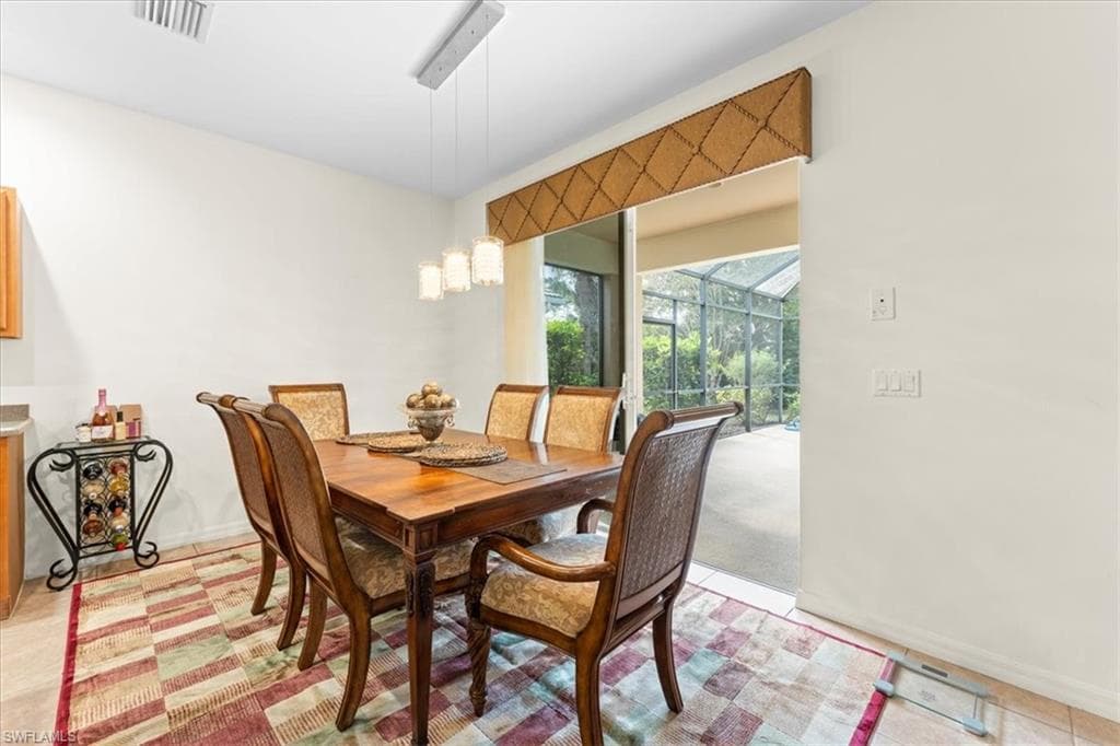 2082 Sagebrush Cir, Naples, FL 34120-16
